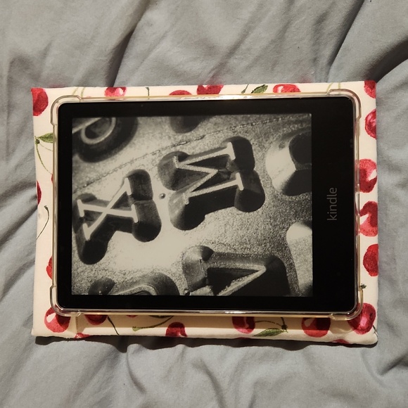 Padded E-Reader Sleeve - Picture 4 of 8